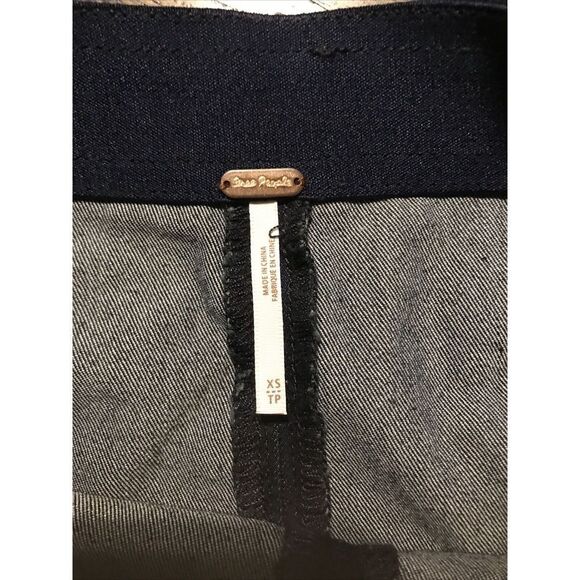 Free People Femme Fatale Denim Mini Skirt Pull On Stretch Waist Size XS Blue - Picture 4 of 5